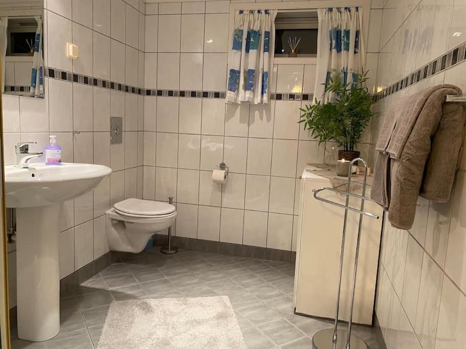 Leilighet Sentralt Til Sandefjord Og Torp Flyplass Exteriör bild